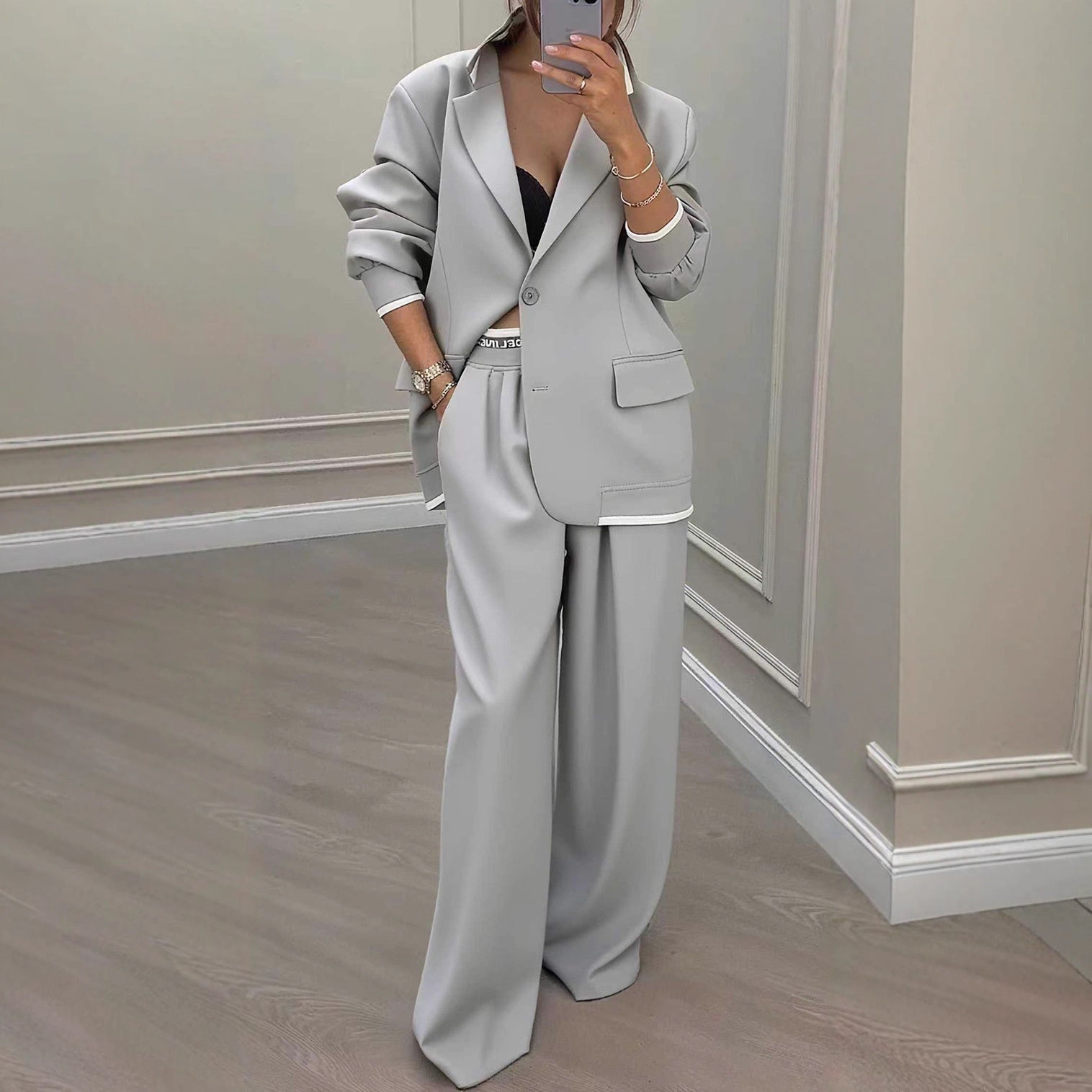 Women's Oversize Suit Jacket and Wide Trousers 1