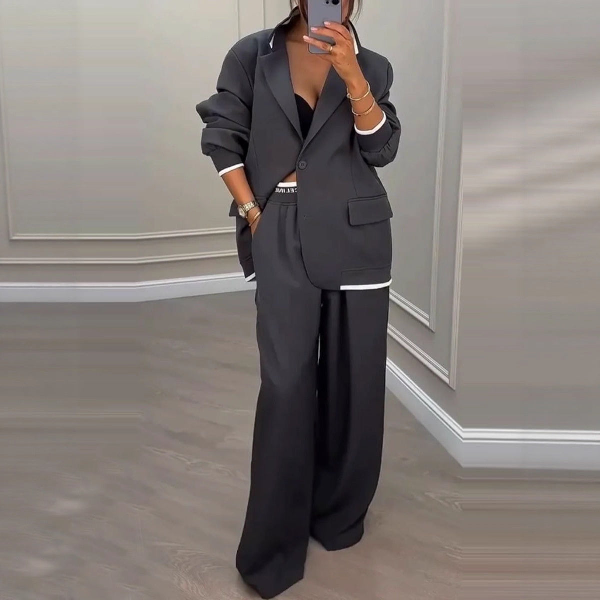 Women's Oversize Suit Jacket and Wide Trousers 3