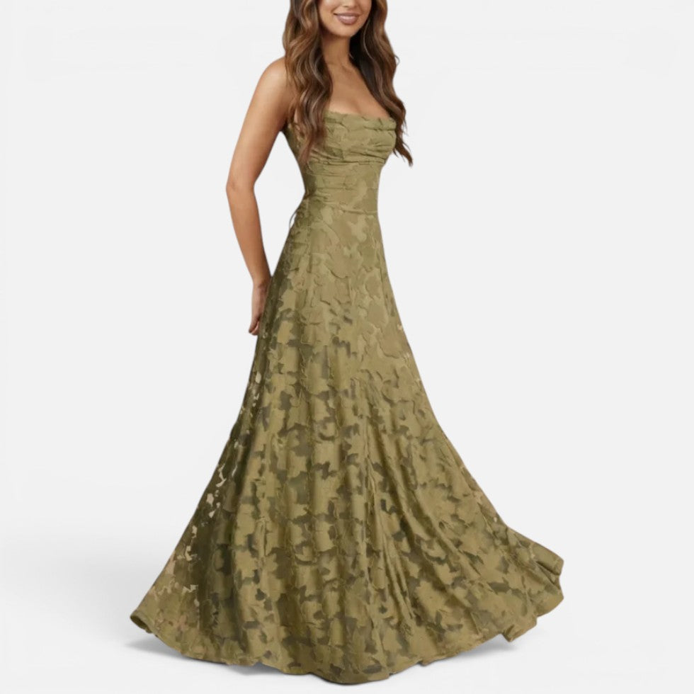Elegant Lace Maxi Wedding Dress with Spaghetti Straps