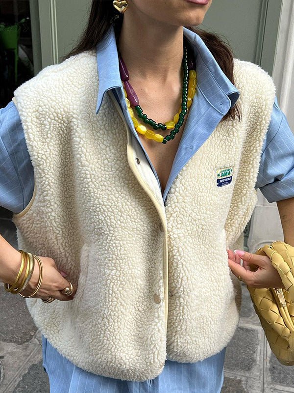 Women's button-front lambswool vest – Soft, comfortable and versatile 0