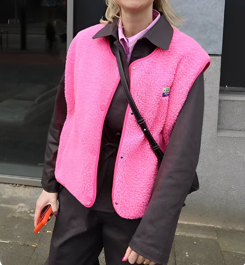 Women's button-front lambswool vest – Soft, comfortable and versatile 5