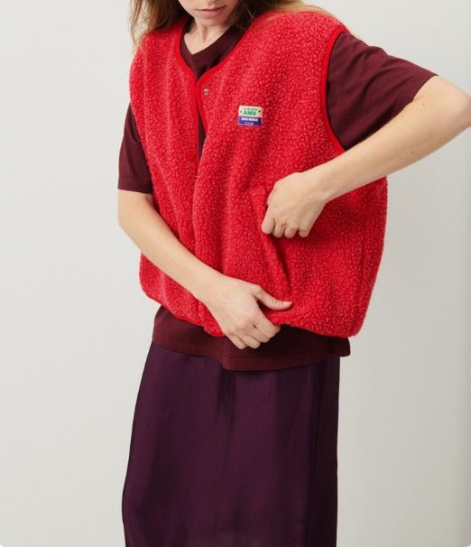 Women's button-front lambswool vest – Soft, comfortable and versatile 9